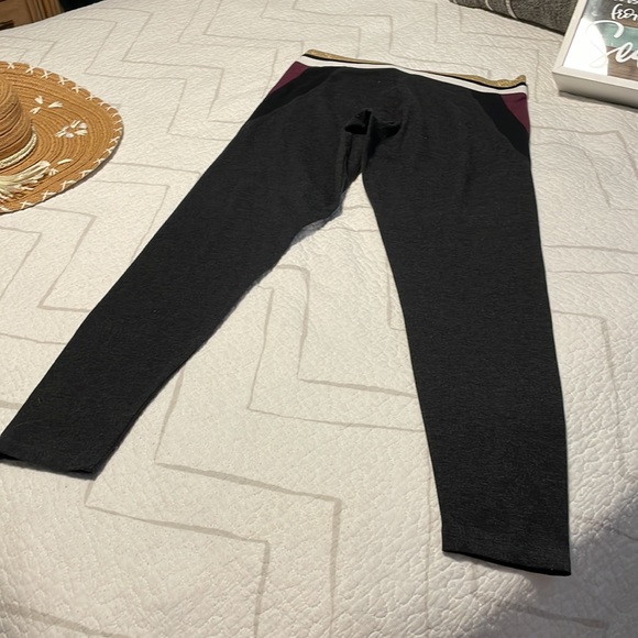 PINK Victoria’s Secret Leggings & Sports Bra Lot L Large - Picture 13 of 14